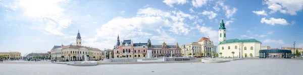 Unirii Square with the Kovats House in Oradea — Stock Photo, Image