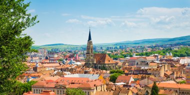 Tarihi binaların Cluj Napoca görünümü