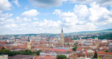 Cluj Napoca panoramik bir güneşli yaz gününde
