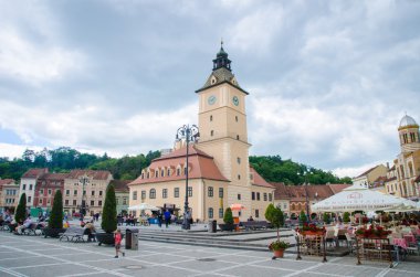 Brasov Sfatului'deki Meydanı ve Konseyi