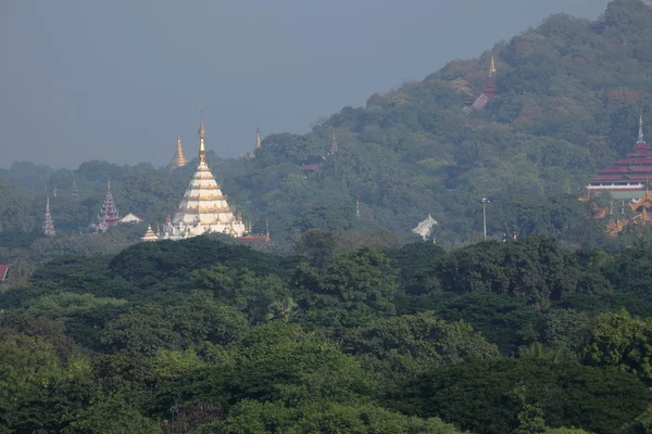 Pagodes en stoepa's op Mandalay in Myanmar — Stockfoto