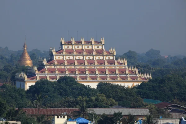 Pagodes en stoepa's op Mandalay in Myanmar — Stockfoto