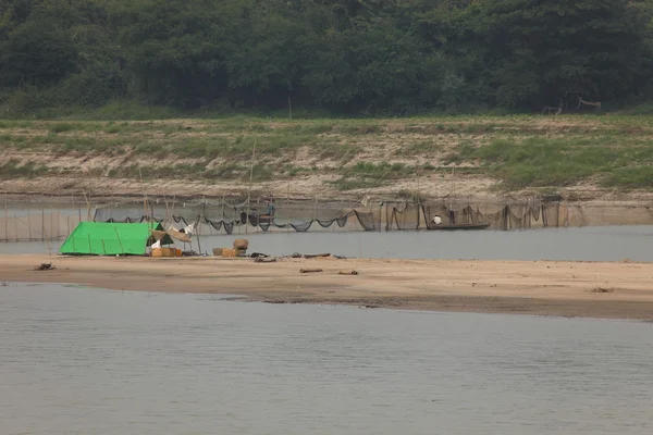 Fischer a řeky Irrawaddy v Myanmaru — Stock fotografie