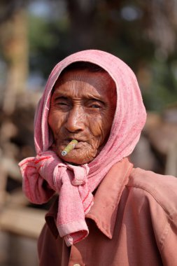 Myanmar gelen yaşlı adam