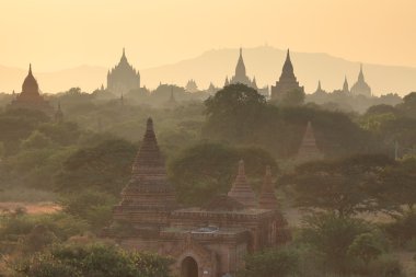 Bagan Myanmar tapınak gündoğumu