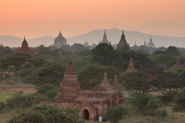 Bagan Myanmar tapınak gündoğumu