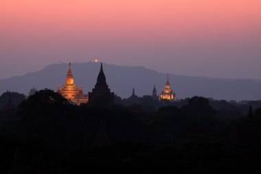 Bagan Myanmar tapınak gündoğumu