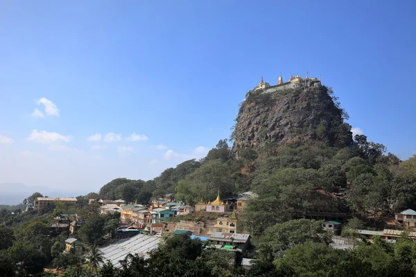 De tempel van Mount Popa in Myanmar — Stockfoto