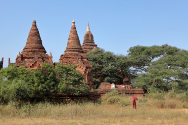 Budist rahip Bagan tapınaklarda