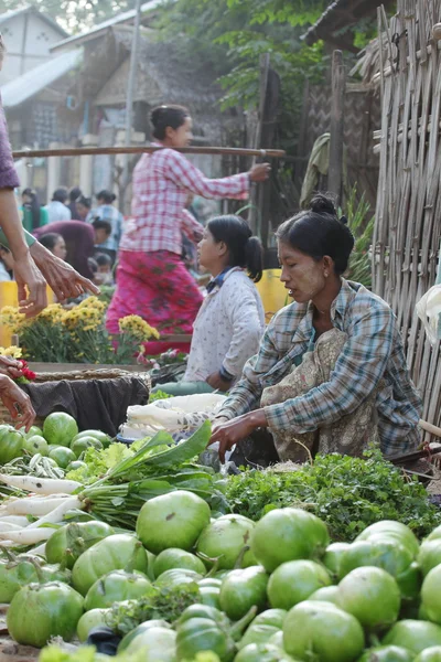 Marché local de Bagan au Myanmar, 2015 18 décembre — Photo