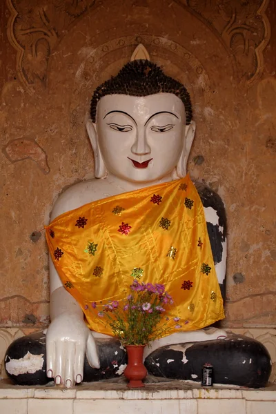 Buddha staty i bagan — Stockfoto