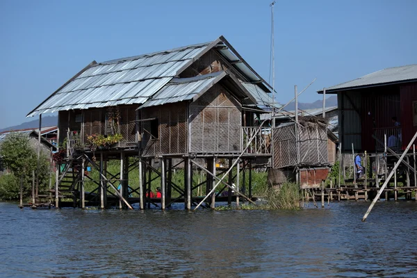 Villaggi di pescatori a Inle Lake in Myanmar — Foto Stock