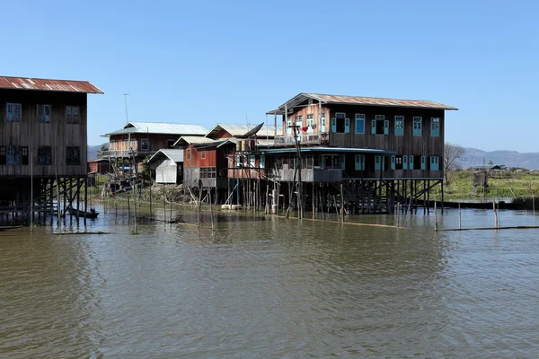 Pueblos pesqueros en el lago Inle en Myanmar — Foto de Stock