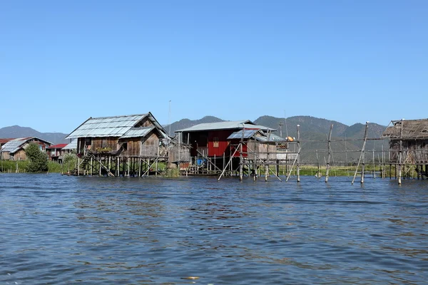 Pueblos pesqueros en el lago Inle en Myanmar — Foto de Stock