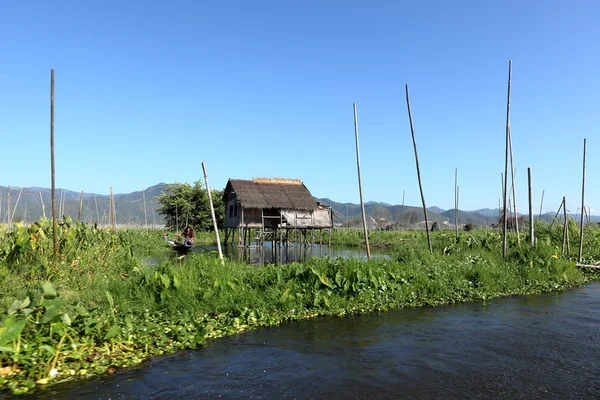 Villaggi di pescatori a Inle Lake in Myanmar — Foto Stock