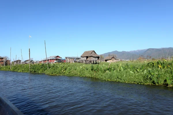 Villaggi di pescatori a Inle Lake in Myanmar — Foto Stock