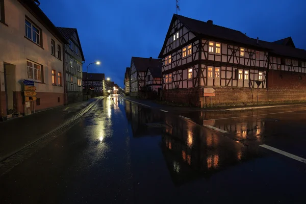 Le village d'Herleshausen la nuit — Photo