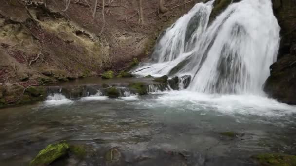 Wodospad Lutter w Grossbartloff w Turyngii — Wideo stockowe