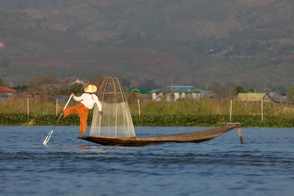 Bacak rowers Inle Gölü Myanmar