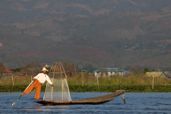Bacak rowers Inle Gölü Myanmar