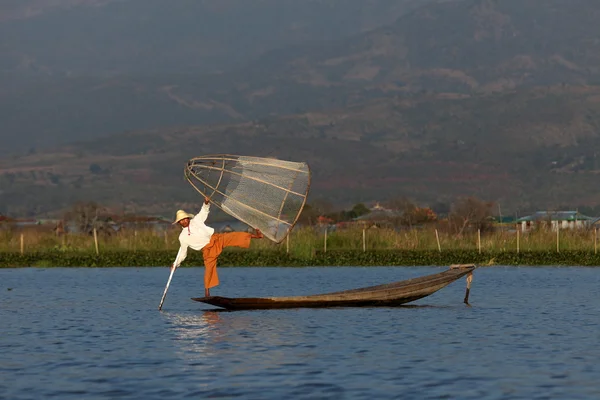 Bacak rowers Inle Gölü Myanmar