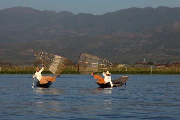 Bacak rowers Inle Gölü Myanmar