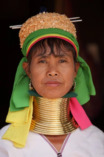 Traditional Padaung woman from Myanmar — Stock Photo, Image