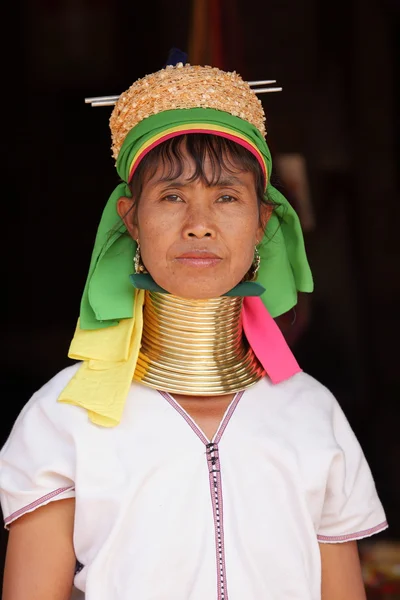 Traditional Padaung woman from Myanmar — Stock Photo, Image