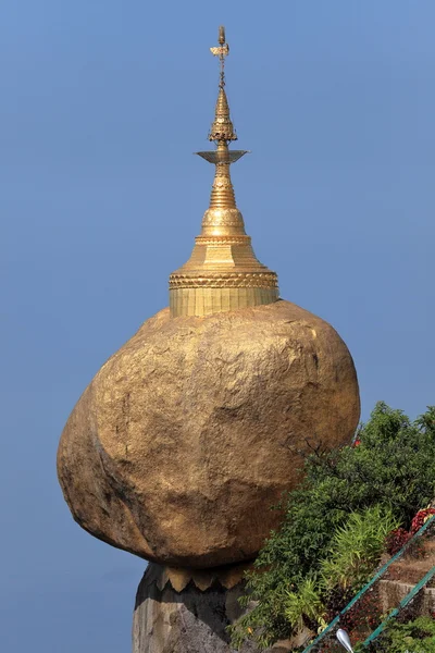 La roccia dorata in Myanmar — Foto Stock