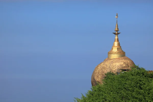 Le Rocher d'Or au Myanmar — Photo