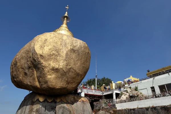 Złota skała w Związku Myanmar — Zdjęcie stockowe