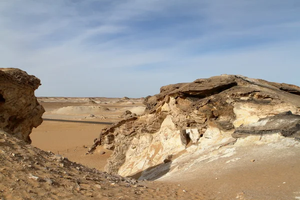 关闭在埃及撒哈拉白色沙漠水晶洞 — 图库照片