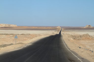 Yollar aracılığıyla Mısır Sahra