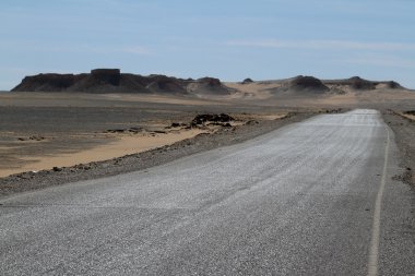 Yollar aracılığıyla Mısır Sahra