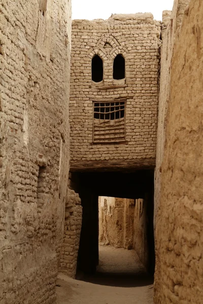 A cidade de El Qasr no deserto do Saara, no Egito — Fotografia de Stock