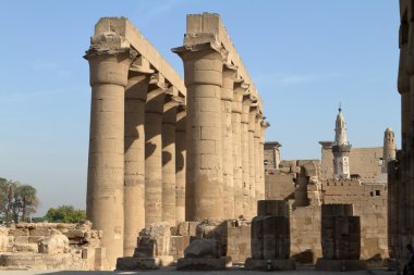Mısır 'daki Lüks Tapınağı