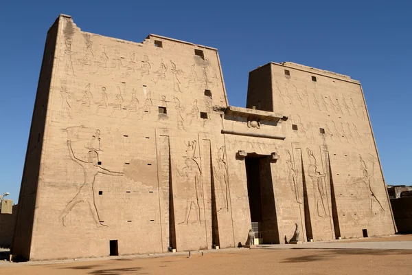 इजिप्तमधील एडफू येथे होरस मंदिर — स्टॉक फोटो, इमेज