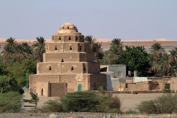 En by i den sudanesiska Sahara — Stockfoto