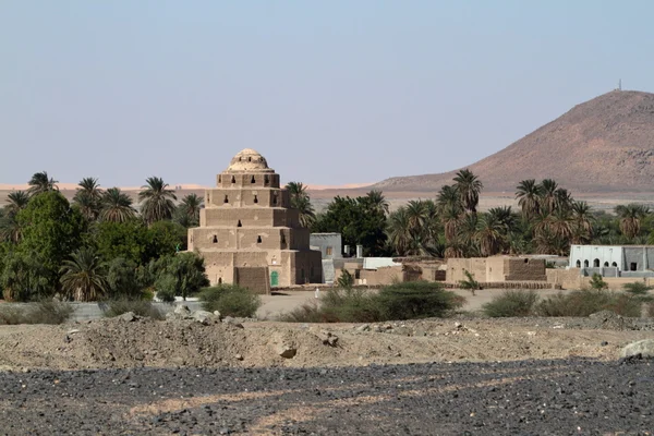 En by i den sudanesiska Sahara — Stockfoto