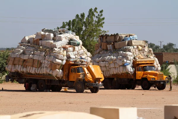 Транспорт товаров в Судане в Африке — стоковое фото