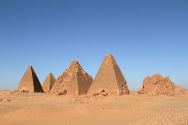 Jebel Barkal Sudan'daki piramitleri