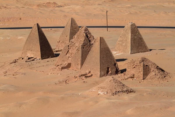 As pirâmides de Jebel Barkal no Sudão — Fotografia de Stock