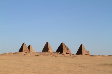 Jebel Barkal Sudan'daki piramitleri