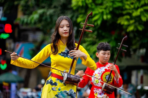 Tradycyjna Uliczna Muzyka Ulicach Hanoi Wietnamie Lat Październik 2019 — Zdjęcie stockowe