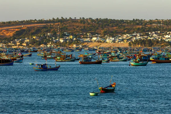 Barcos Fischer Baía Mui Vietnã — Fotografia de Stock