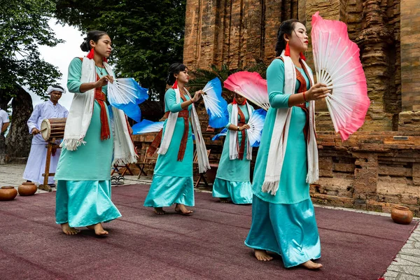 Tradycyjny Taniec Cham Świątyni Nagar Nha Trang Wietnamie Grudzień 2019 — Zdjęcie stockowe