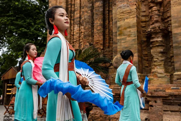 Tradycyjny Taniec Cham Świątyni Nagar Nha Trang Wietnamie Grudzień 2019 — Zdjęcie stockowe