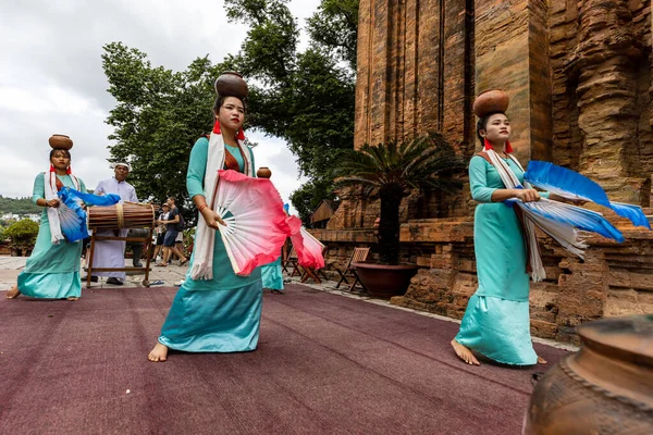 Tradycyjny Taniec Cham Świątyni Nagar Nha Trang Wietnamie Grudzień 2019 — Zdjęcie stockowe
