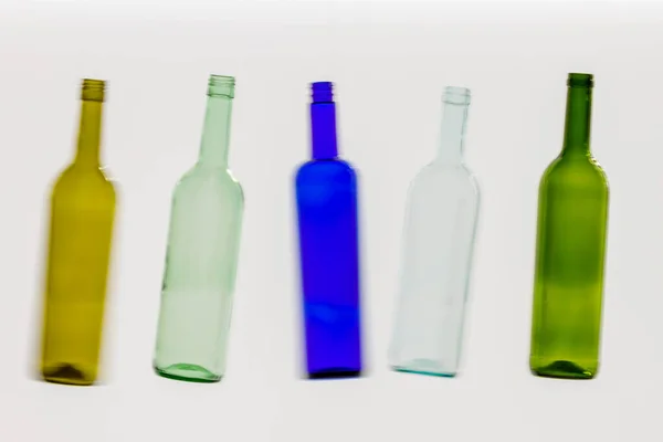 Fem Färgglada Tomma Vinflaskor — Stockfoto