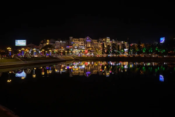 Paysage Urbain Dalat Vietnam Avec Reflet Dans Lac Décembre 2019 — Photo